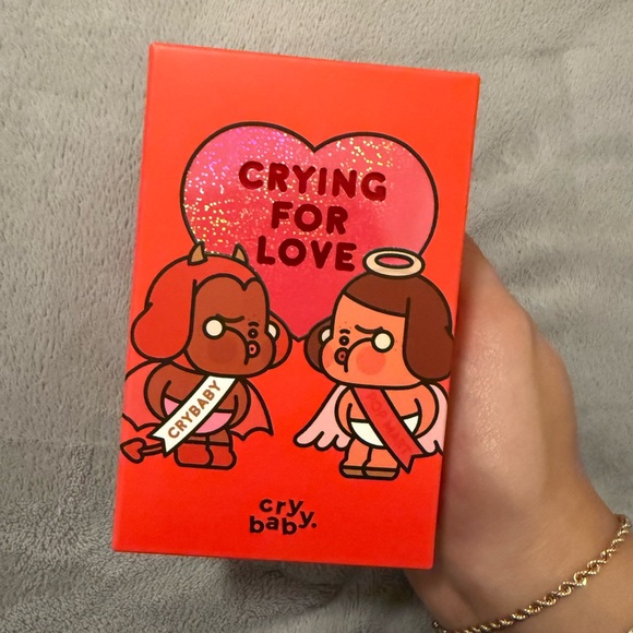 Pop Mart Crybaby Crying for Love - Picture 1 of 7